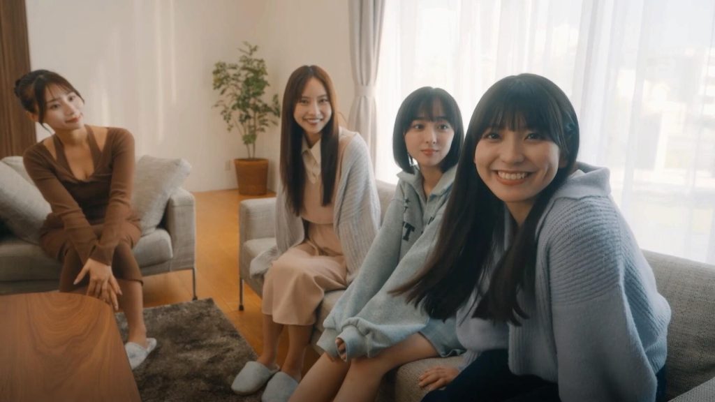 嘟嘟嘟~恋爱信号响不停,美女室友们教我如何淡定?/Roommates, Romance, and Ringing Hearts